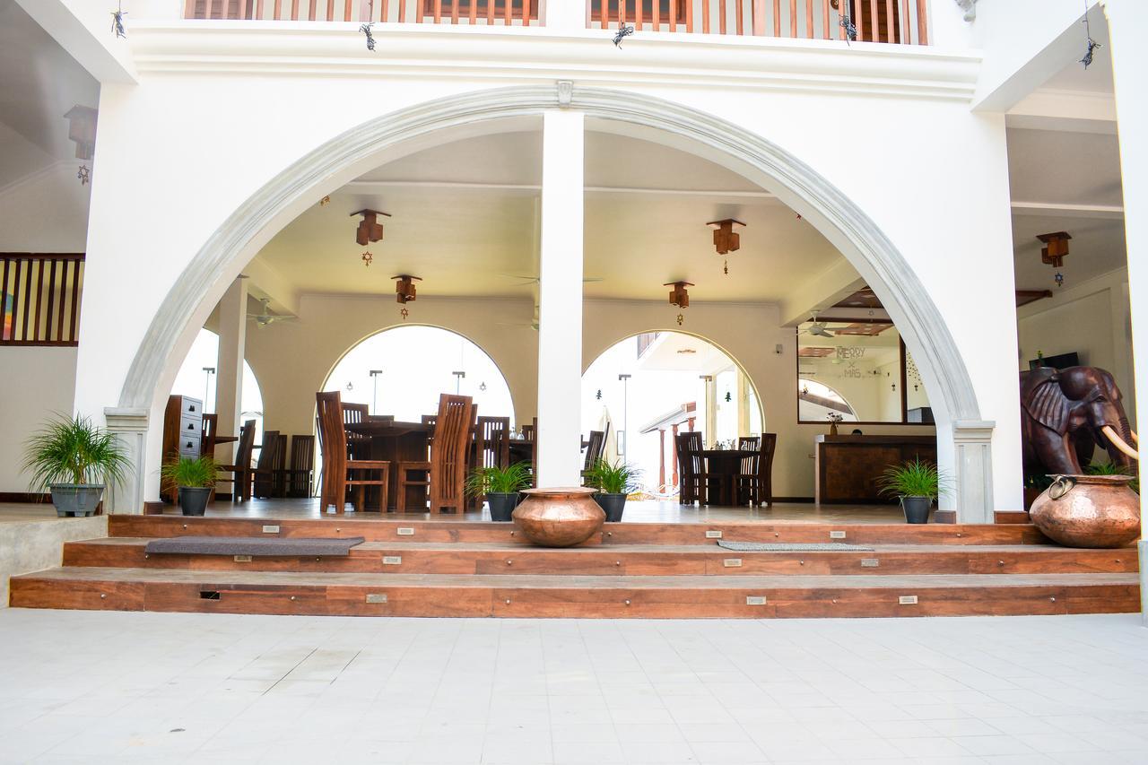 Watergate Resort Unawatuna Exterior photo